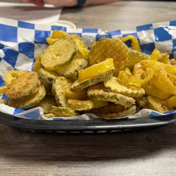 Bubbarino's Bites & Bubbles - Fried pickles and peppers