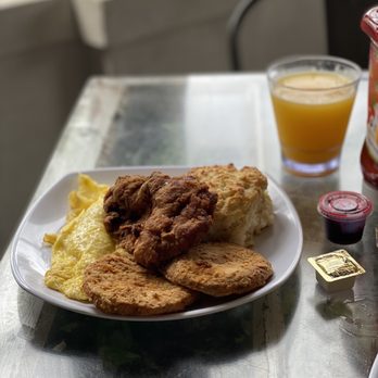 Biscuit Head - Breakfast plate with one side - Breakfast & Brunch Near Me - Asheville, North Carolina Biscuit Head - Breakfast plate with one side - Breakfast & Brunch Near Me - Asheville, North Carolina