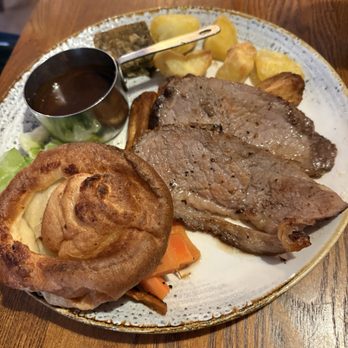 Kings Arms - Beef Sunday roast - Pubs Near Me - London, XGL Kings Arms - Beef Sunday roast - Pubs Near Me - London, XGL