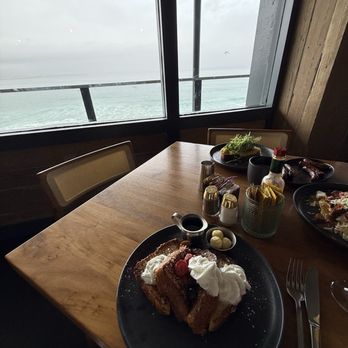 The Lantern Room - View of the ocean - American Near Me - Monterey, California