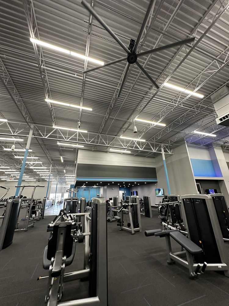 CLUB4 FITNESS Updated November 2024 13 Photos 4220 Legacy Dr