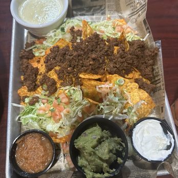 Muddy Cow - Sports Bars Near Me - Shakopee, Minnesota
