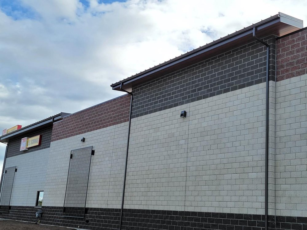 MEDFORD ELITE GUTTERS Updated September 2024 10 Photos Medford, Oregon Gutter Services