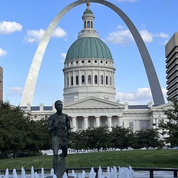 Kiener Plaza - Parks Near Me - Saint Louis, Missouri Kiener Plaza - Parks Near Me - Saint Louis, Missouri
