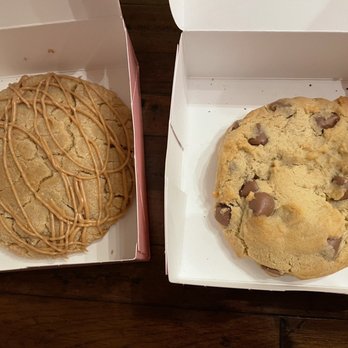 Crumbl - Waco - Peanut butter and chocolate chip - Bakeries Near Me - Waco, Texas Crumbl - Waco - Peanut butter and chocolate chip - Bakeries Near Me - Waco, Texas