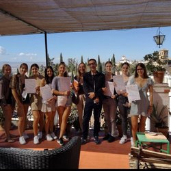Escuela Carmen de Las Cuevas - Clases español Granada