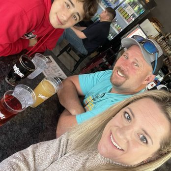 Colville Pour House - Pubs Near Me - Colville, Washington