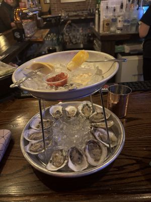 Horn's Hook Tavern by null