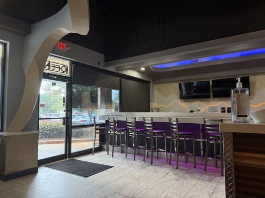 Noodls Bar & Dumpling by null