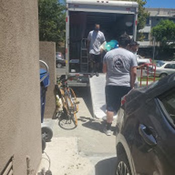 LA Moving Pros - Movers with masks on! - Movers Near Me LA Moving Pros - Movers with masks on! - Movers Near Me