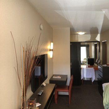 The Tangerine - Interior of room - Hotels Near Me - Burbank, California