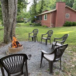 Greenbrier River Cabins - Fire pit at River Shoals cabin
