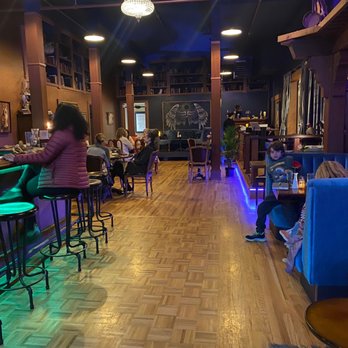 Phatsy Kline's Parlor Lounge