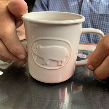 Beale St. Smokehouse BBQ - Cut Theme based coffee cups.  Nice touch! - Barbeque Near Me - Fenton, Michigan