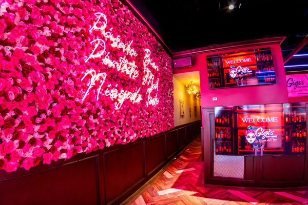 Gigi's Bar & Lounge by null