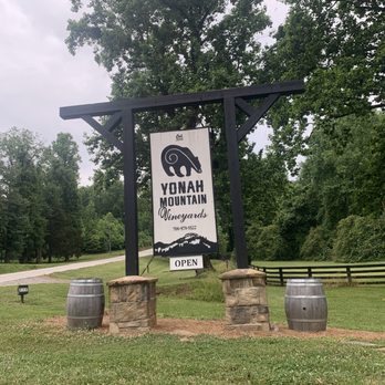 Yonah Mountain Vineyards - Entrance Sign - Wineries Near Me - Cleveland, Georgia