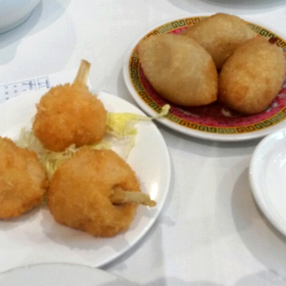 Shark Fin Inn - Fried glutinous rice dumpling with pork and prawn, and fried crab meat with sugar cane - Chinese Near Me - Keysborough, VIC