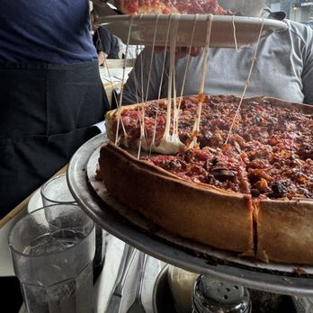 Zachary's Chicago Pizza - Carne deep dish - Pizza Near Me - Oakland, California