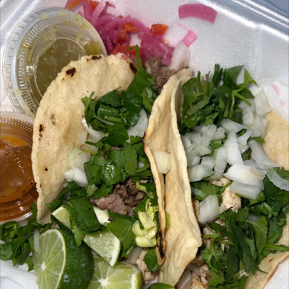 Tacos Y Amigos