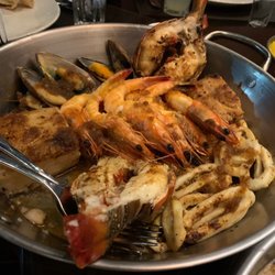 Coco Bambu - Fisherman's platter with lobster and fish for 4
