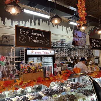 Pat and Toni's Sweet Things - Ice Cream & Frozen Yogurt Near Me - Deland, Florida