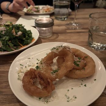 Le Desales - Onion frites, salad, sashimi pizza - French Near Me - Washington, DC, District of Columbia Le Desales - Onion frites, salad, sashimi pizza - French Near Me - Washington, DC, District of Columbia