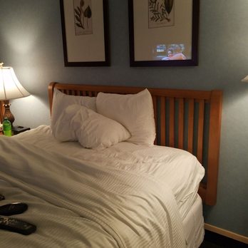 Innisbrook Resort - Old bed head board, not what is shown on the website. - Day Spas Near Me - Palm Harbor, Florida Innisbrook Resort - Old bed head board, not what is shown on the website. - Day Spas Near Me - Palm Harbor, Florida