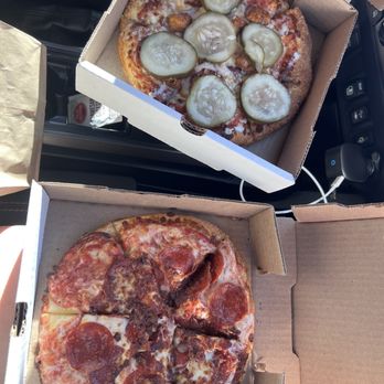 Canyon Pizza - Nashville Hot Pie & Custom Pepperoni Bacon pizza - Pizza Near Me - Nephi, Utah