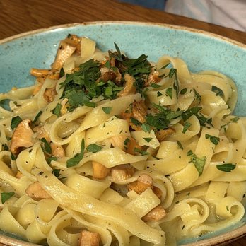 Pasta Fresca - Chanterelle mushrooms- disappointing - Italian Near Me - Prague, Puerto Rico Pasta Fresca - Chanterelle mushrooms- disappointing - Italian Near Me - Prague, Puerto Rico