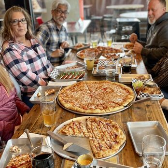 Taps Beer Reserve - Pizza, (barbecue chicken, pizza, combination, pizza & cheese pizza), wings, salad and pretzels - all delicious! - Pizza Near Me - Ridgefield, Washington