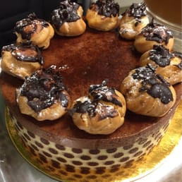 Profiterole cake Profiterole cake