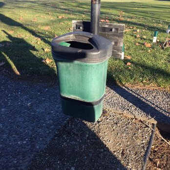 Sun Willows Golf Course - Garbage can on #5 - Golf Near Me - Pasco, Washington Sun Willows Golf Course - Garbage can on #5 - Golf Near Me - Pasco, Washington