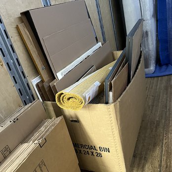 Artisan Movers - See the rug?  It's thrown on our art, that only has cardboard inbetween to protect (NOT great for an oil painting) - Movers Near Me - Rockville, Maryland
