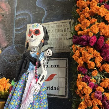 Mercado 20 de Noviembre - Dia de Los Muertos decor at the entrance of the Mercado - Farmers Market Near Me - Oaxaca, OAX Mercado 20 de Noviembre - Dia de Los Muertos decor at the entrance of the Mercado - Farmers Market Near Me - Oaxaca, OAX