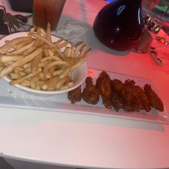 Taste on Pine  - Lounges Near Me - Atlanta, Georgia