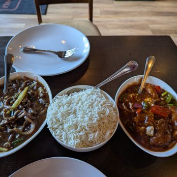 Red Hot Chilli Pepper - Hong Kong lamb (left), plain rice (middle), "Sichuan" fish (right) - Halal Near Me - Fremont, California Red Hot Chilli Pepper - Hong Kong lamb (left), plain rice (middle), "Sichuan" fish (right) - Halal Near Me - Fremont, California