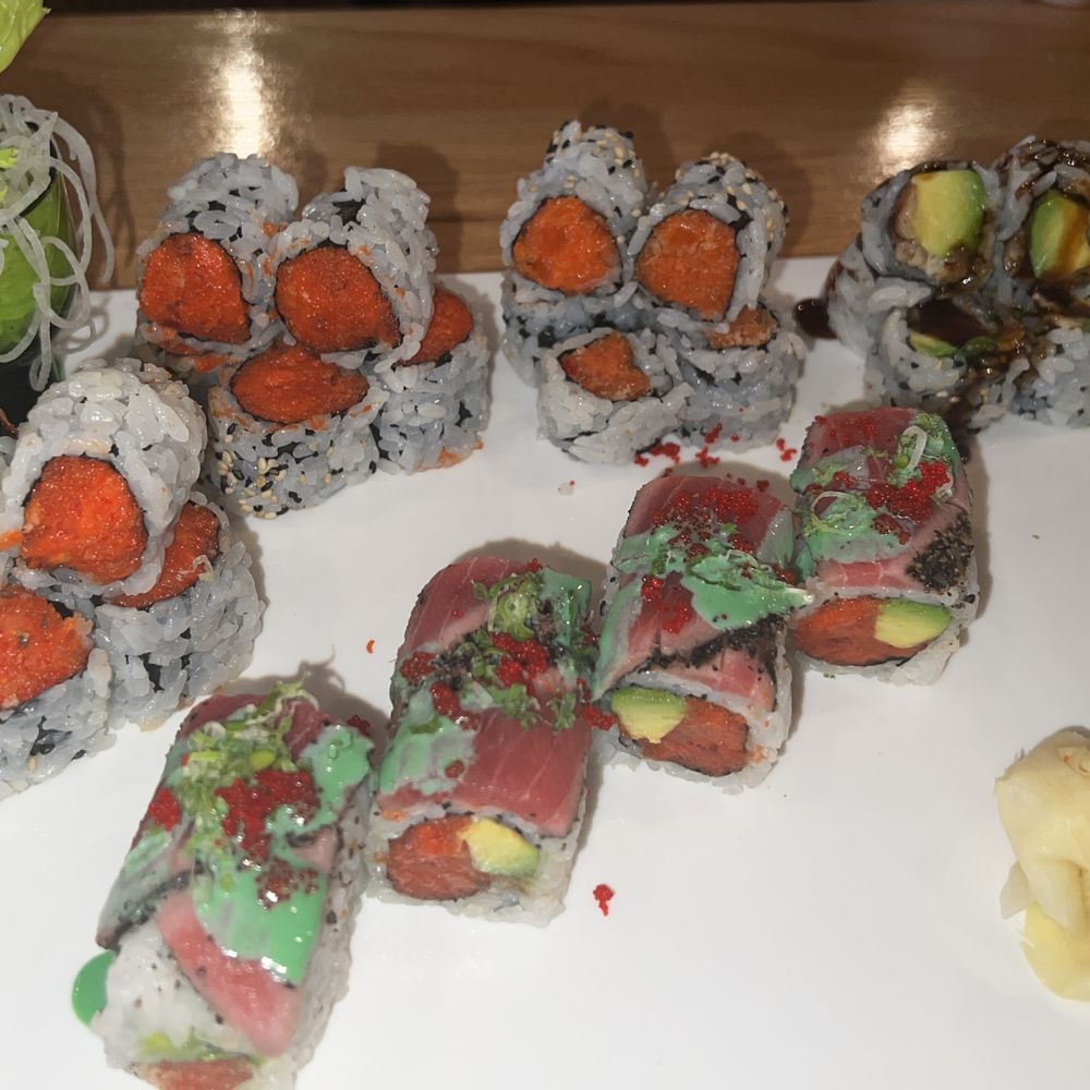 Oishii Sushi - Crazy Tuna roll - Japanese Near Me - Staten Island, New York Oishii Sushi - Crazy Tuna roll - Japanese Near Me - Staten Island, New York