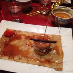 Crêperie Beaumanoir - Crêpe double breton : caramel au beurre salé maison, palets bretons, glace.