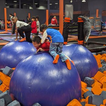 Sky Zone Trampoline Park - Trampoline Parks Near Me - Cerritos, California