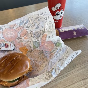 Jollibee - Food looks good doesn't it??? **Read review before deciding to eat here** Spicy Chicken Sandwich w/ 1 Side & Drink** - Fast Food Near Me - West Covina, California Jollibee - Food looks good doesn't it??? **Read review before deciding to eat here** Spicy Chicken Sandwich w/ 1 Side & Drink** - Fast Food Near Me - West Covina, California