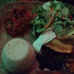 Pura Vida - Casados - Carne En Salsa/Beef Stew