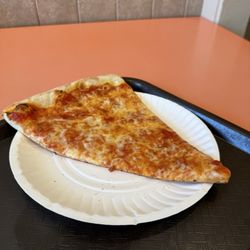 Broadway North Pizzeria - Cheese slice
