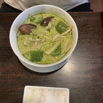 Blue Elephant - Spicy green curry with chicken. Right amount of spice, not overpowering. - Thai Near Me - Bakersfield, California Blue Elephant - Spicy green curry with chicken. Right amount of spice, not overpowering. - Thai Near Me - Bakersfield, California