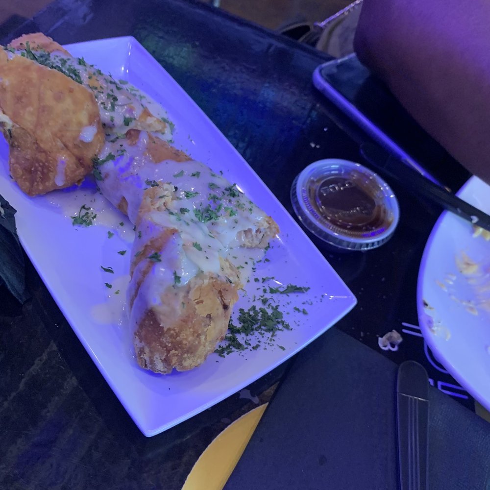 Phlavz - Salmon rollz - Sports Bars Near Me - Chicago, Illinois Phlavz - Salmon rollz - Sports Bars Near Me - Chicago, Illinois