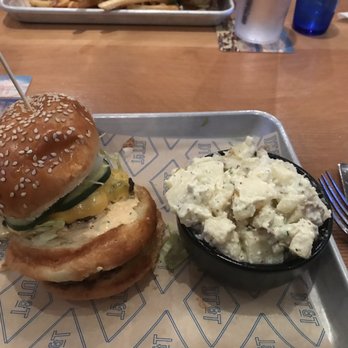 Dunstan Tap & Table - Bacon mac burger - Burgers Near Me - Scarborough, Maine Dunstan Tap & Table - Bacon mac burger - Burgers Near Me - Scarborough, Maine