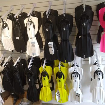 Gulf Coast Scuba - Wide selection of fins - Scuba Diving Near Me - Houston, Texas
