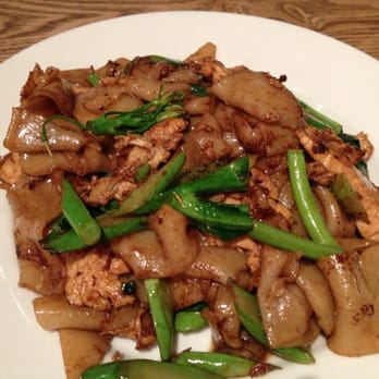 Sisters Thai - Pad se ew w Chinese broccoli and chicken - Thai Near Me - Fairfax, Virginia Sisters Thai - Pad se ew w Chinese broccoli and chicken - Thai Near Me - Fairfax, Virginia