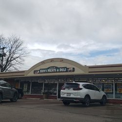 Ken's Meat's & Deli - Looks old school but it's really a grocery store