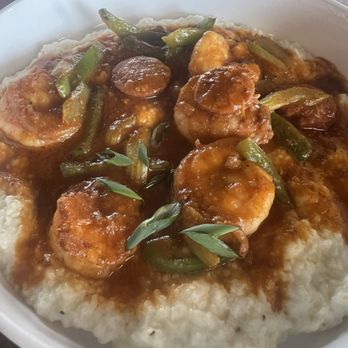 Clara B's Kitchen Table - Shrimp and Grits - Food Trucks Near Me - Belleville, Illinois