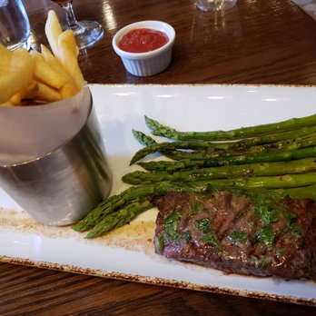 Pinzimini - 5oz sirloin w asparagus n chips $18, quality steak lunch - Italian Near Me - Rancho Mirage, California